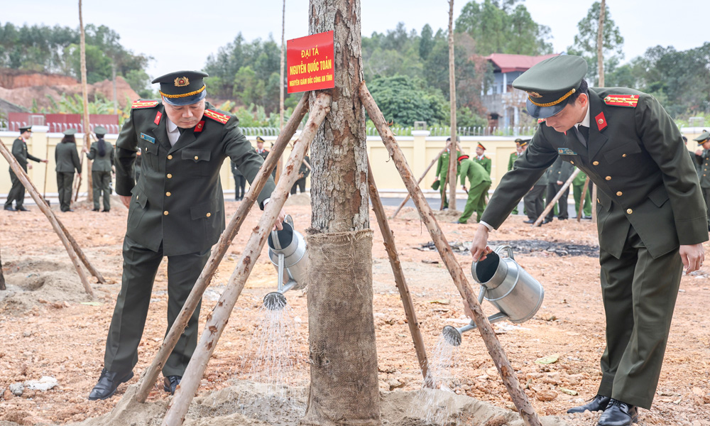  Công an tỉnh Bắc Giang phát động Tết trồng cây “Đời đời nhớ ơn Bác Hồ”